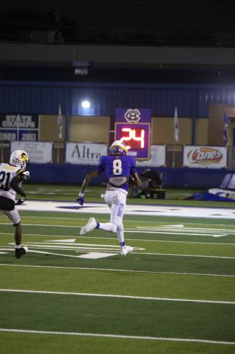 JMB12056-DeNoiseAI-raw-topaz-sharpen