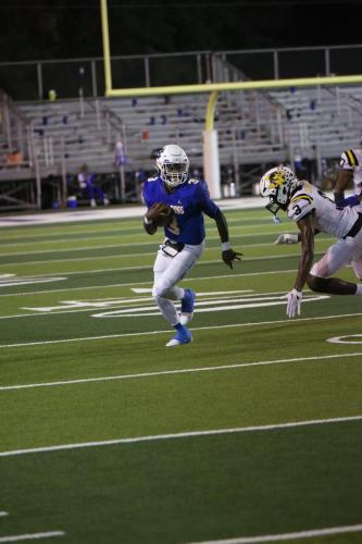 JMB12200-DeNoiseAI-raw-topaz-faceai-sharpen