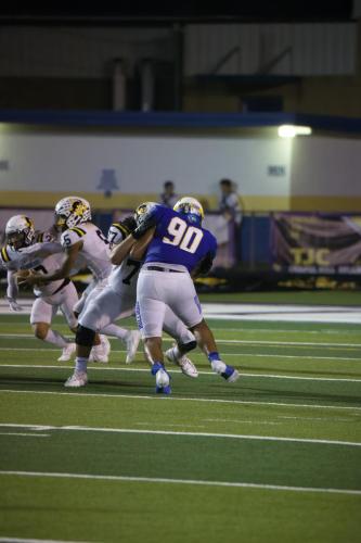 JMB12269-DeNoiseAI-raw-topaz-faceai-sharpen