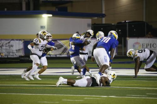 JMB12618-DeNoiseAI-raw-topaz-sharpen