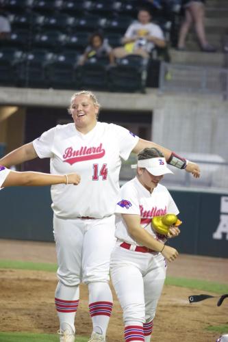 JMB19999a-212-DeNoiseAI-severe-noise-topaz-faceai-denoiseraw