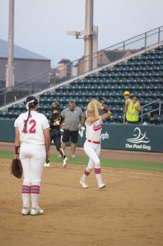 JMB19999a-36-DeNoiseAI-severe-noise-topaz-faceai-sharpen